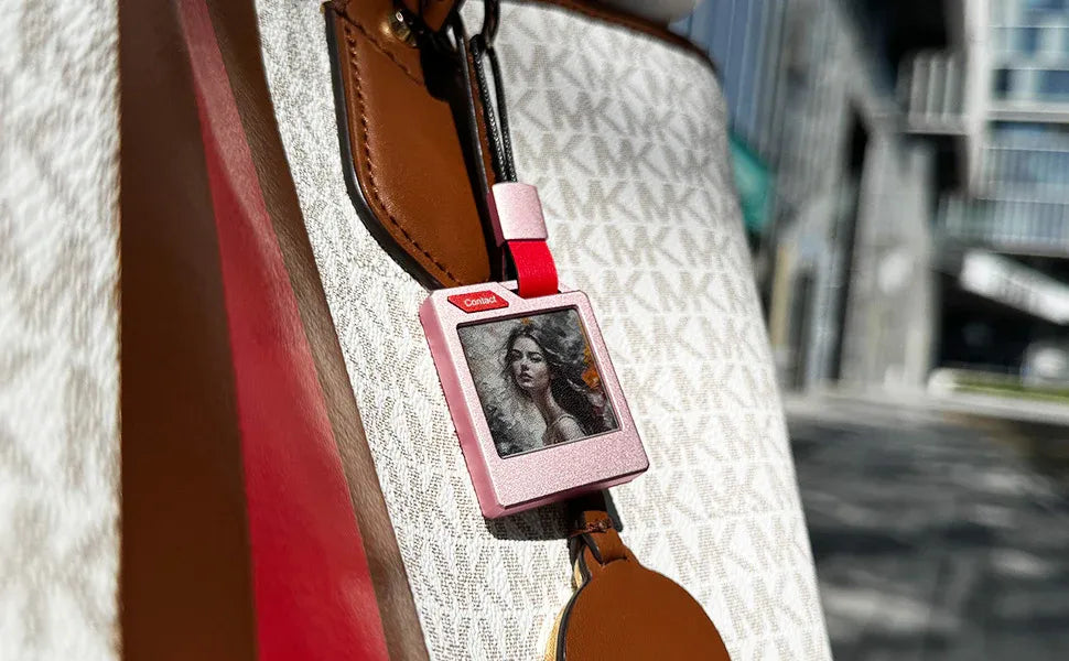 جهاز تتبع ذكي للأغراض مع شاشة عرض الصور والبيانات